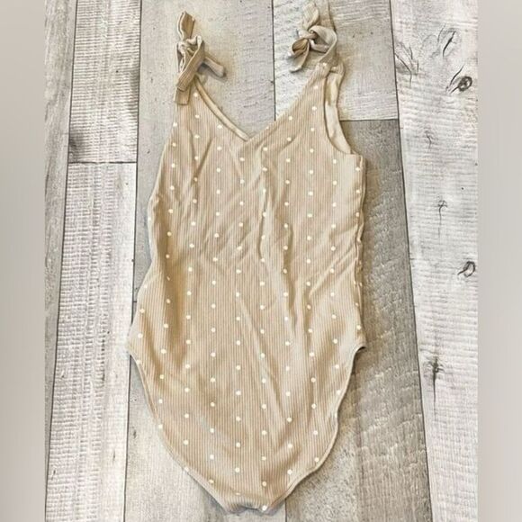 Old Navy Polka Dot Tie-Shoulder V-Neck Rib-Knit Bodysuit - Picture 6 of 6